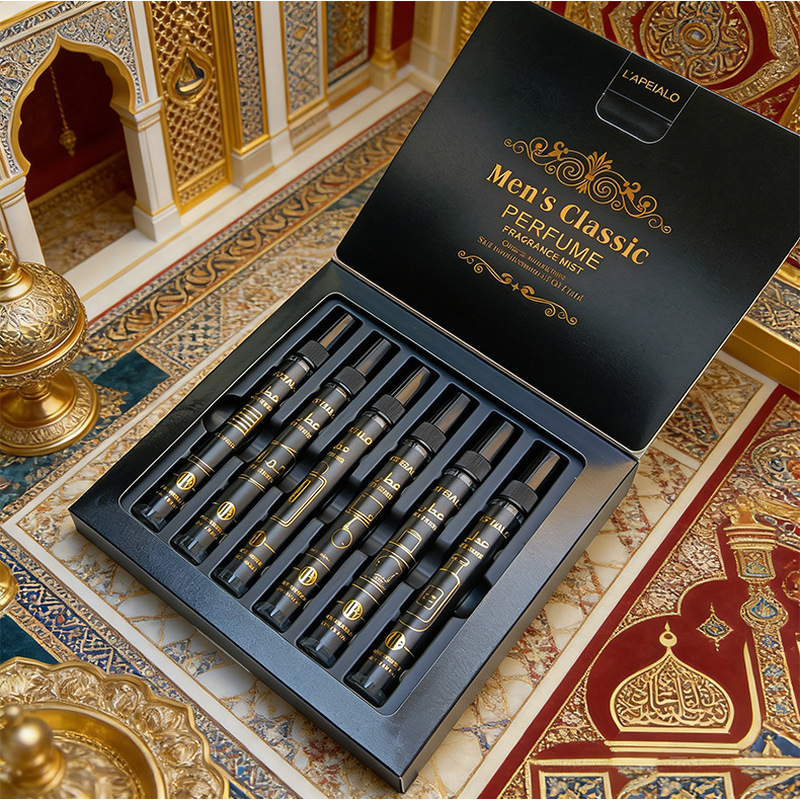 クラシックな木の香りのホームアロマスプレー、ギフトボックス入 - Home Fragrance Usa のレビューと価格